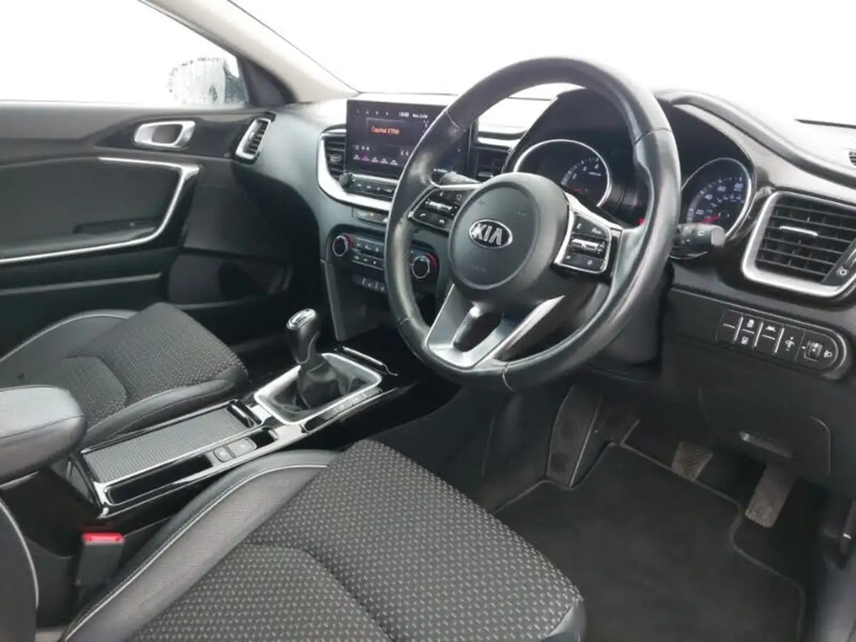 2021-kia-xceed-15-t-gdi-3-big-10