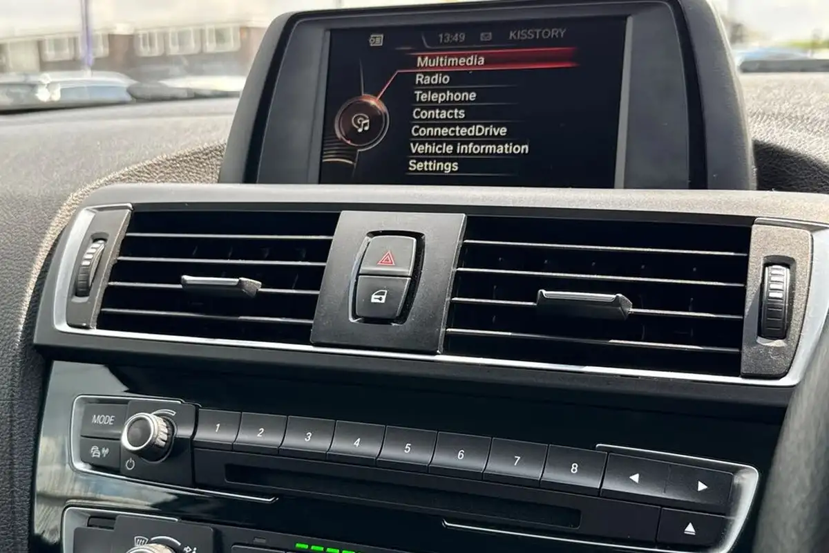 2015-bmw-1-series-15td-116d-sport-116bhp-3d-big-40