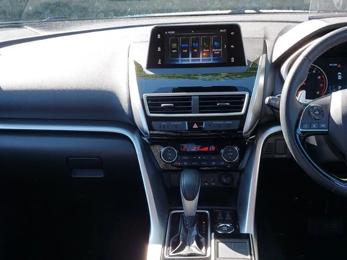 2020-mitsubishi-eclipse-cross-15-3-4wd-auto-big-9