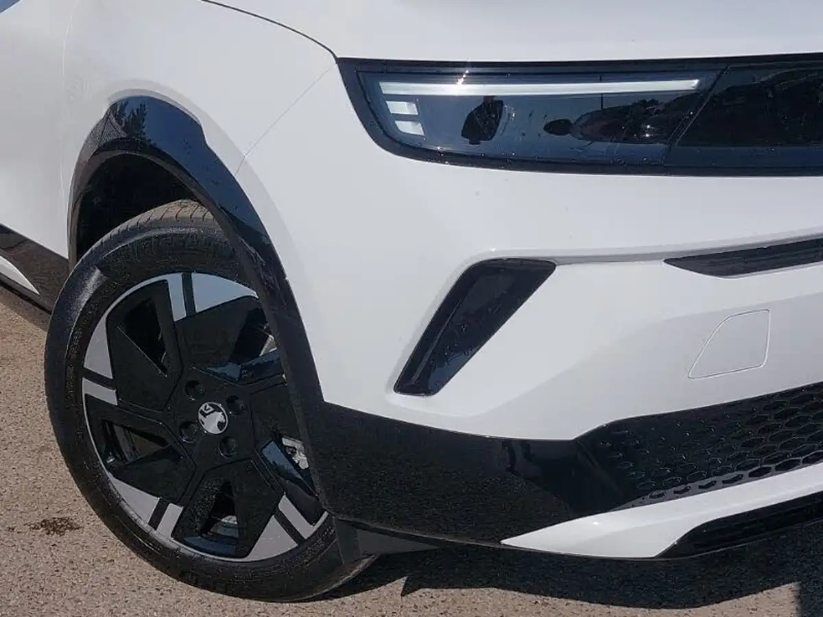 2025-vauxhall-mokka-e-gs-electric-big-8