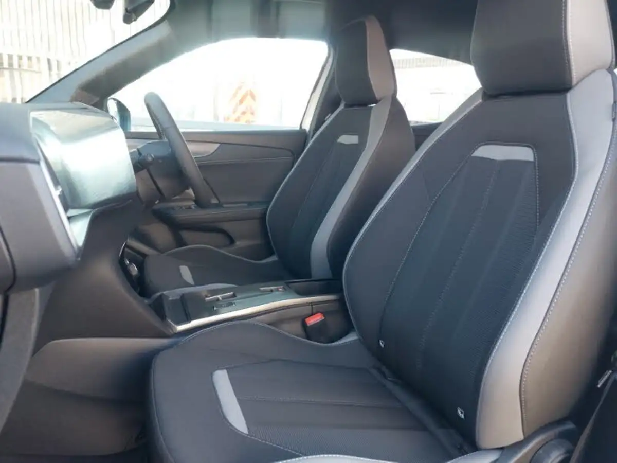 2025-vauxhall-mokka-e-gs-electric-big-4