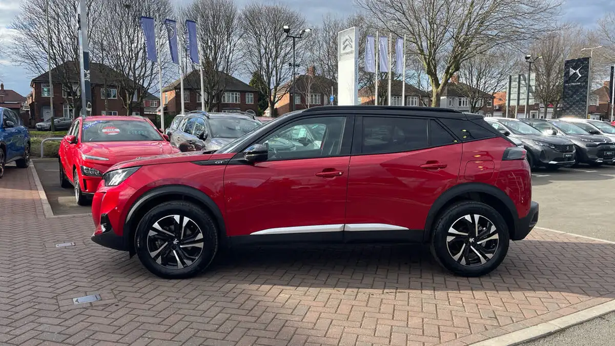 2022-peugeot-2008-suv-12-puretech-gt-big-5