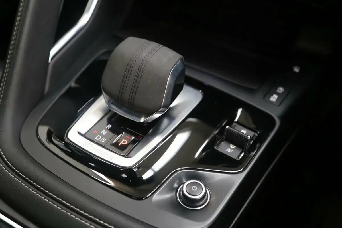 2021-jaguar-e-pace-20-d200-r-dynamic-se-big-11