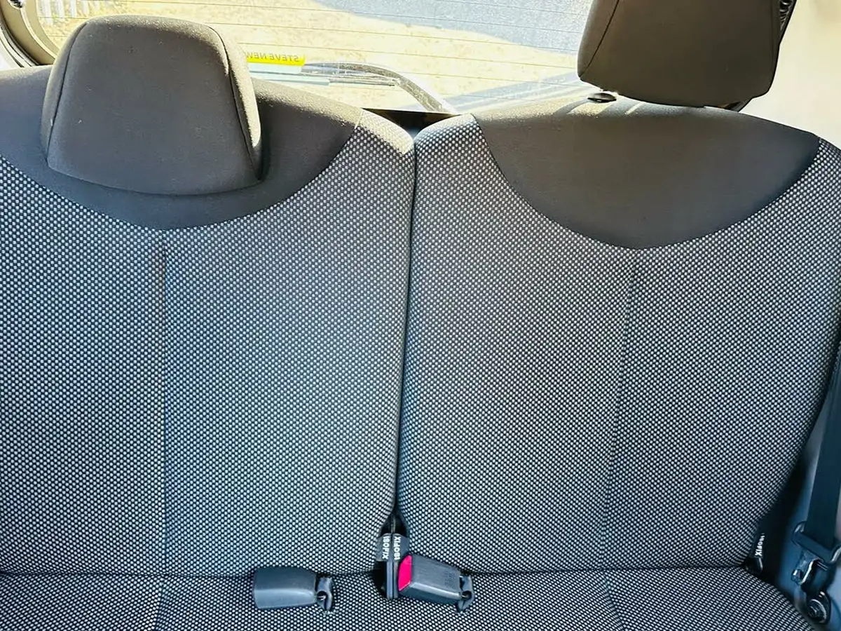 2011-toyota-aygo-10-aygo-go-vvt-i-5d-big-6
