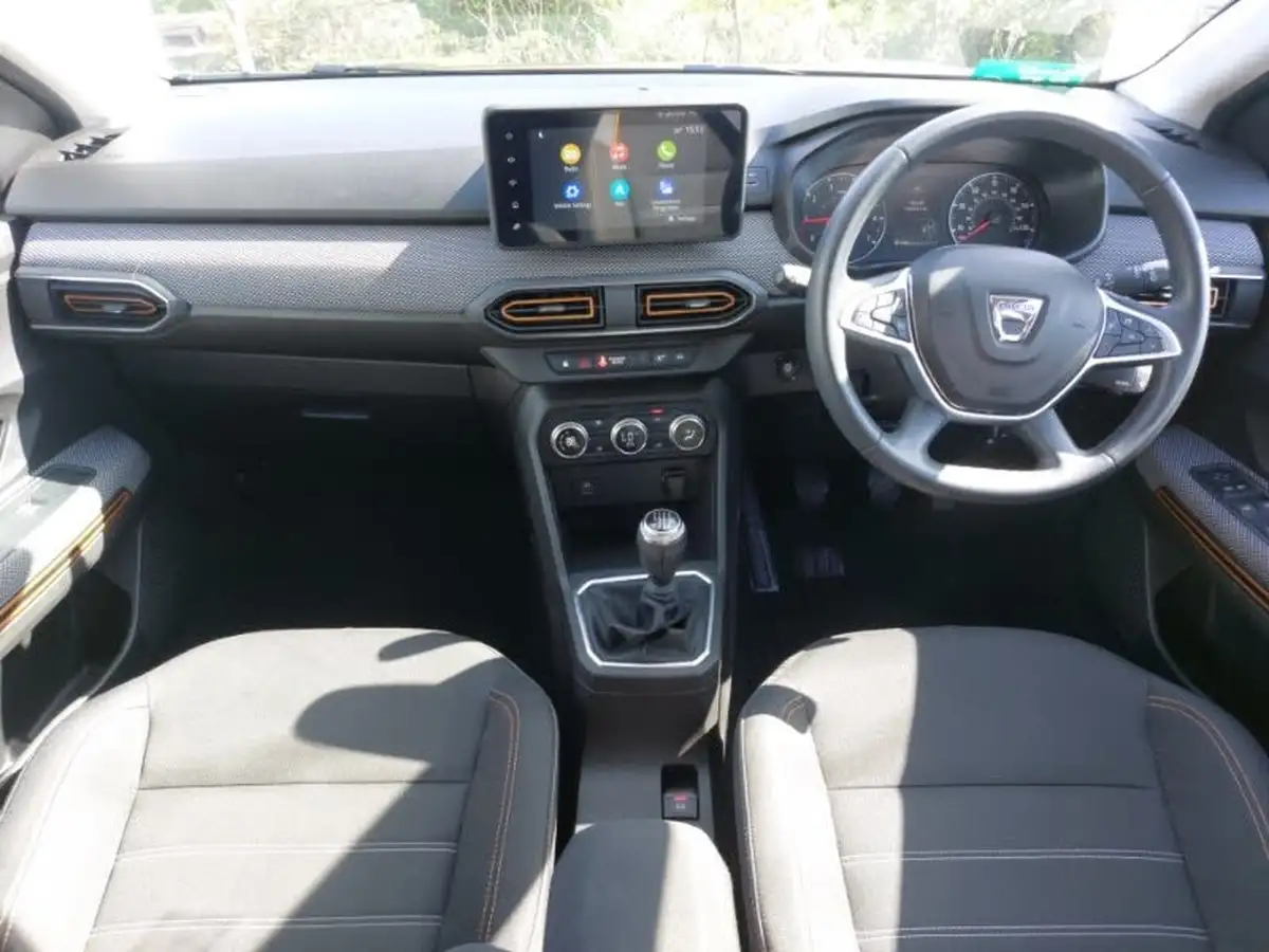 2022-dacia-sandero-stepway-10-tce-prestige-100bhp-bi-fuel-big-2