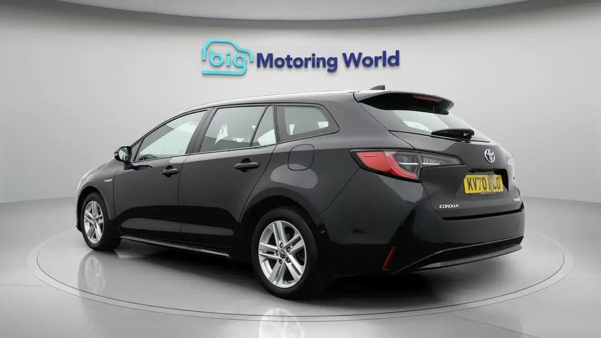 2020-toyota-corolla-18-vvt-i-icon-tech-spare-wheel-touring-sports-5d-big-4