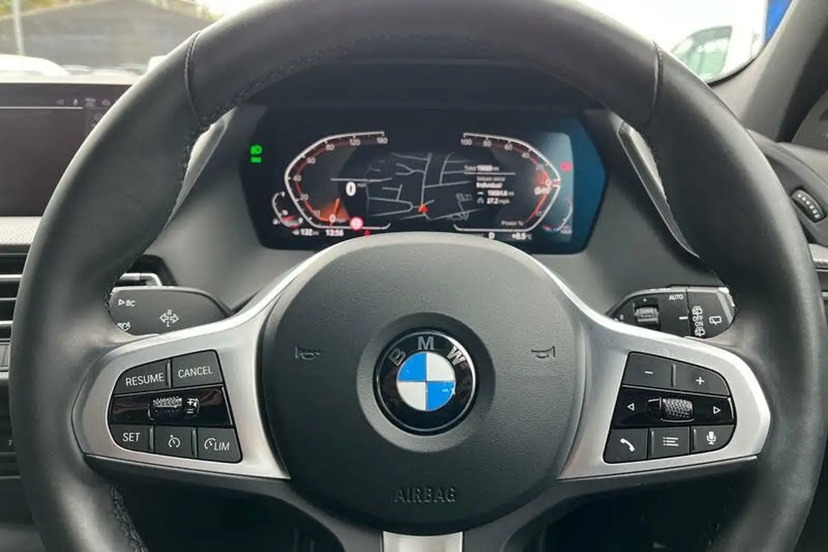 2023-bmw-1-series-15-118i-m-sport-lcp-dct-big-11
