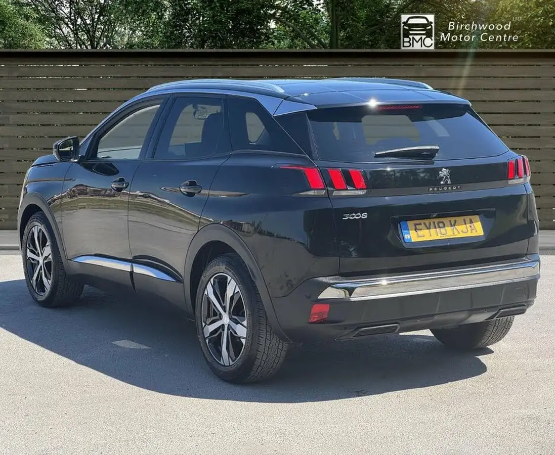2018-peugeot-3008-suv-12-puretech-allure-eat6-big-4