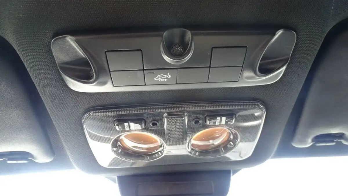 2013-alfa-romeo-giulietta-14-collezione-multiair-170bhp-big-50
