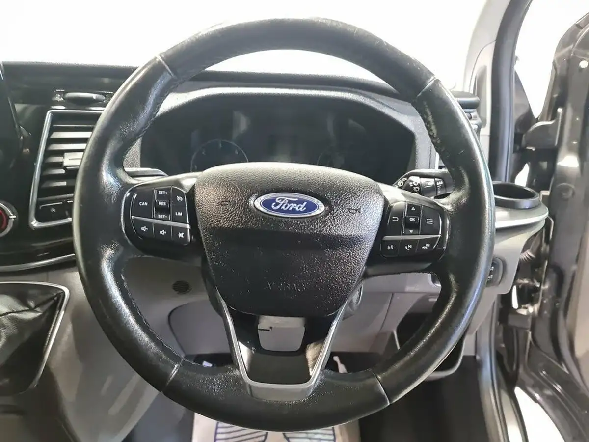 2018-ford-tourneo-custom-20tdci-310-l2-titanium-130ps-big-22