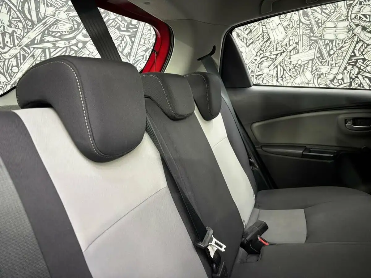 2019-toyota-yaris-15-vvt-i-icon-hybrid-big-26