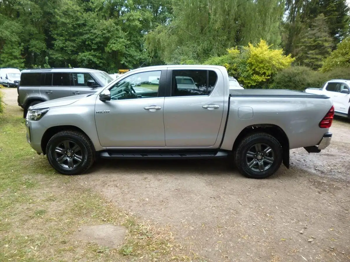 2021-toyota-hi-lux-24d-4d-icon-150hpeu6dt-e-auto-big-7