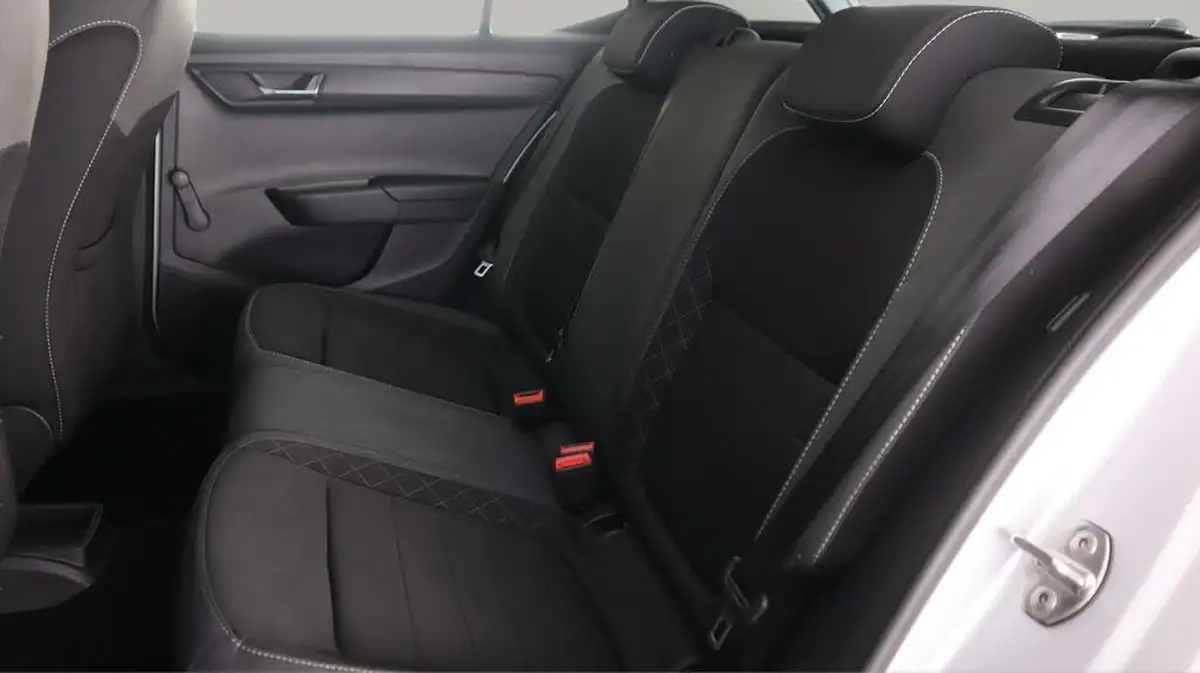 2019-skoda-fabia-10-mpi-se-60ps-hatchback-big-15