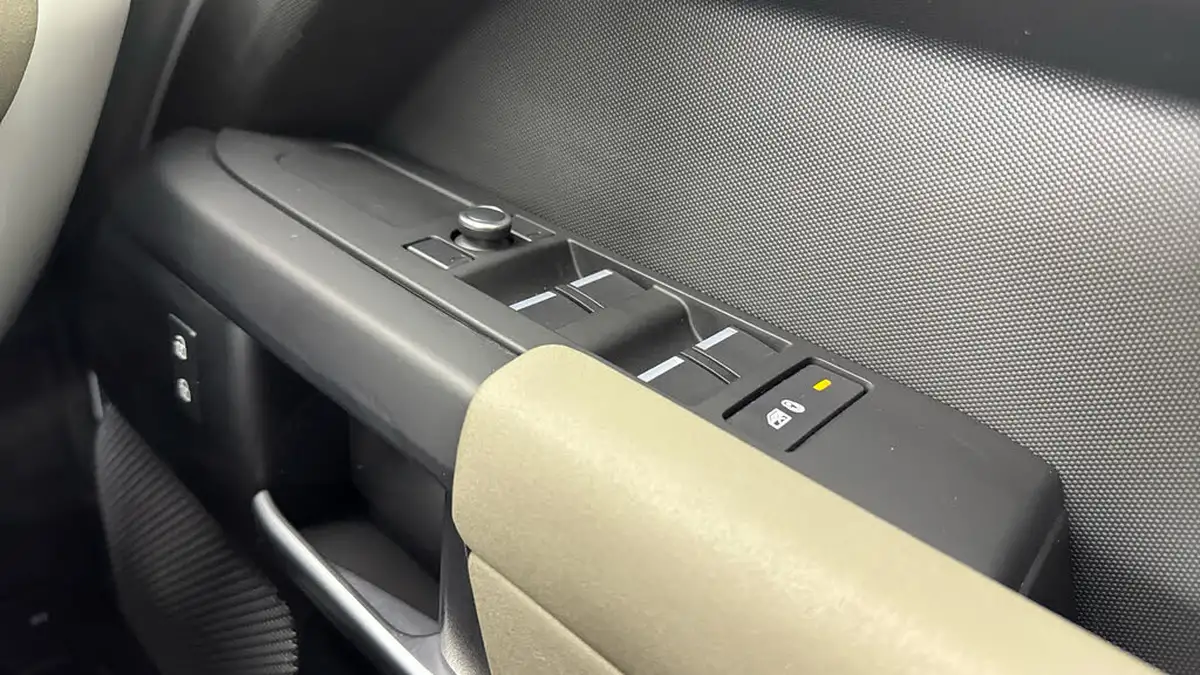 2020-land-rover-110-defender-20-d240-s-110-big-21
