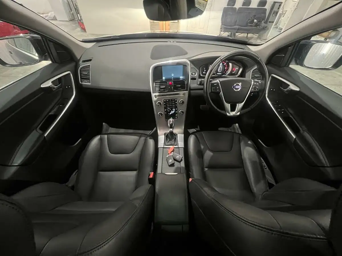 2016-volvo-xc60-24td-d4-se-lux-nav-geartronic-big-9