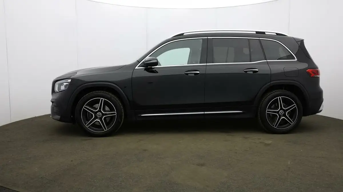 2023-mercedes-benz-glb-class-13-glb200-amg-line-premium-big-71