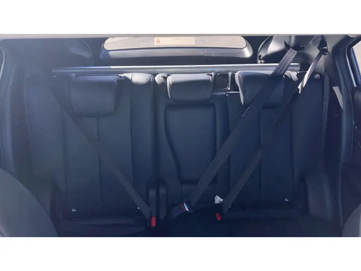 2020-mitsubishi-eclipse-cross-15-black-big-14