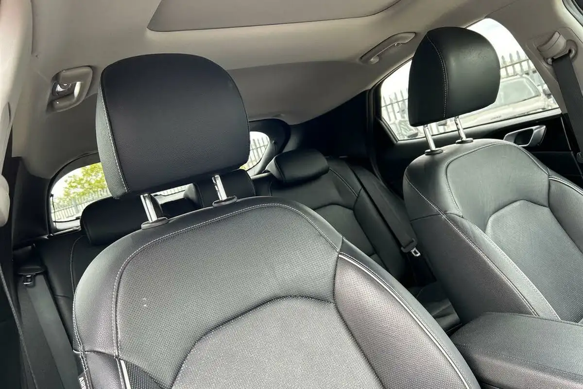 2021-kia-xceed-15-t-gdi-4-big-23