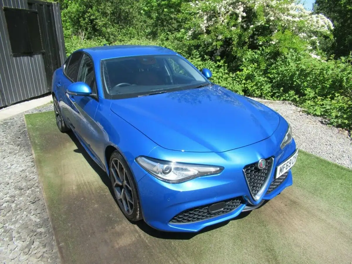 2019-alfa-romeo-giulia-20-veloce-big-15