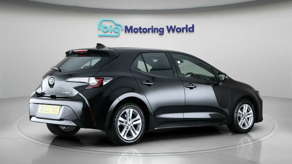 2022-toyota-corolla-18-vvt-i-icon-120bhp-trk-hatchback-5d-big-6
