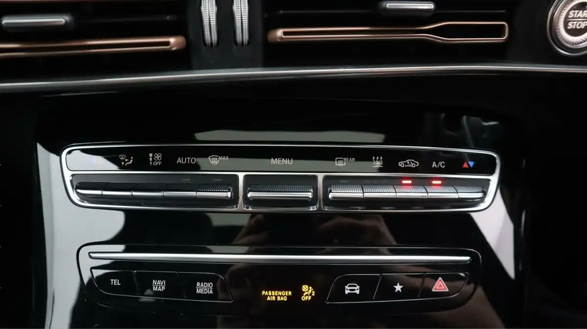 2022-mercedes-benz-eqc-e-eqc-400-amg-line-premium-big-12