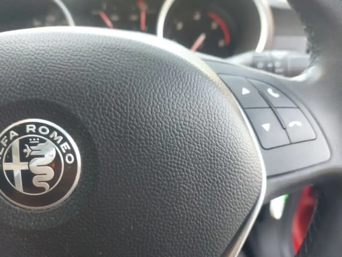 2017-alfa-romeo-giulietta-16jtdm-2-giulietta-big-15