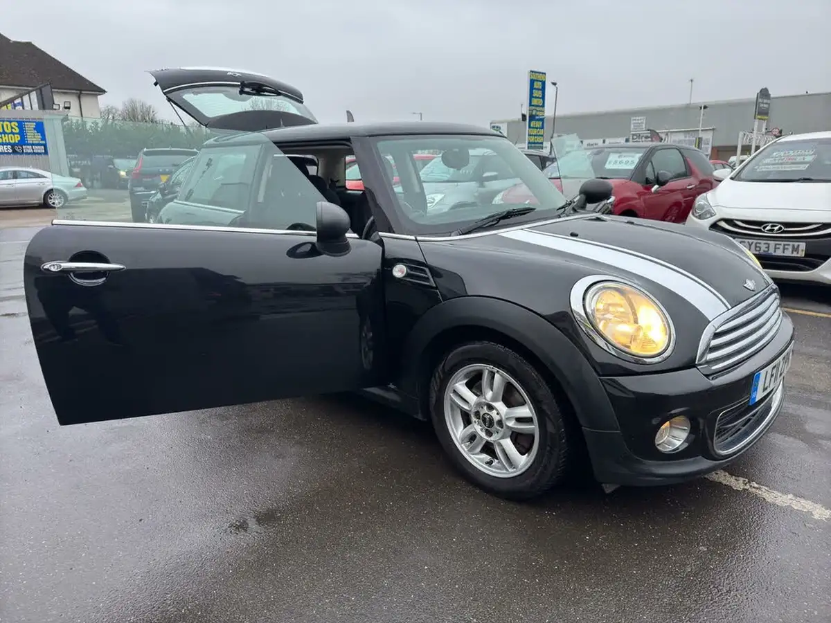 2011-mini-cooper-16-one-98bhp-hatchback-3d-big-50