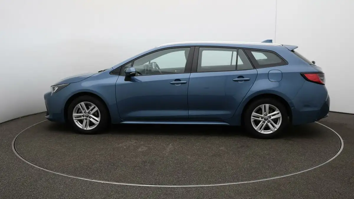 2022-toyota-corolla-18-vvt-i-icon-tech-spare-wheel-touring-sports-5d-big-62