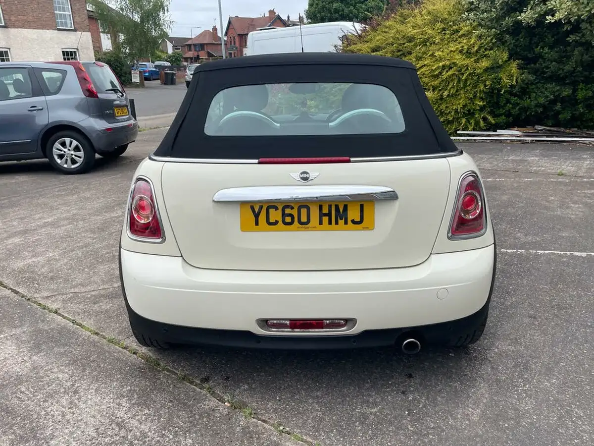 2010-mini-cooper-16-one-98bhp-convertible-2d-big-7