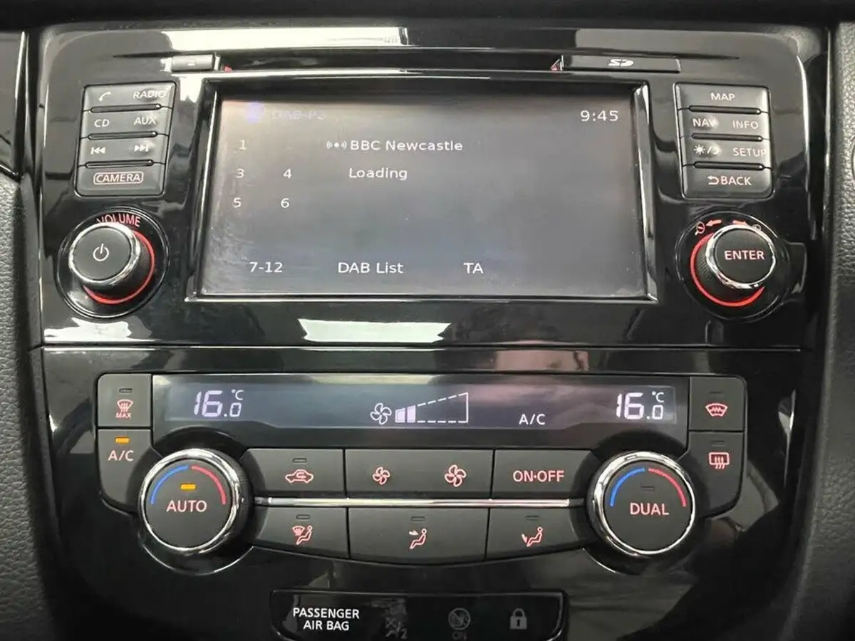 2015-nissan-qashqai-15dci-tekna-big-37