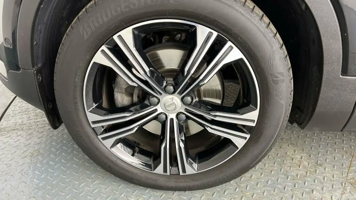 2020-volvo-xc40-20-b5-inscription-pro-big-18