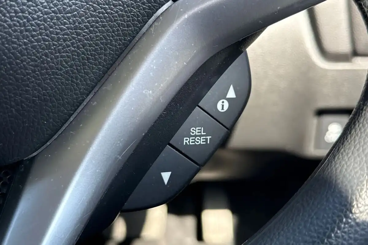 2019-honda-jazz-13-i-vtec-se-cvt-big-33
