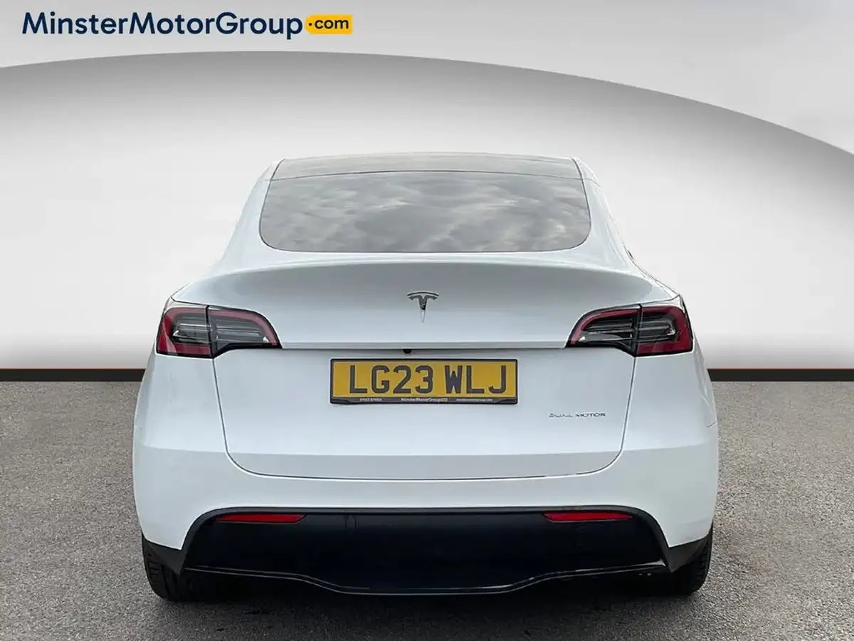2023-tesla-model-y-e-long-range-big-2