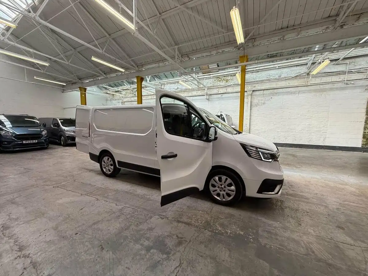 2022-renault-trafic-20dci-sl28-130-sport-big-28
