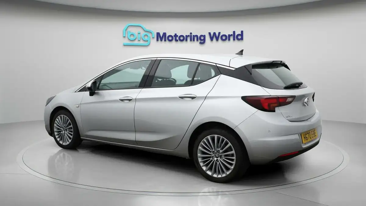2020-vauxhall-astra-12-turbo-elite-nav-premium-big-5