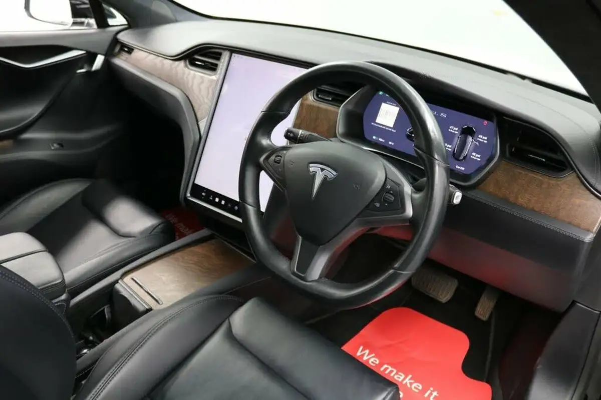 2020-tesla-model-s-e-long-range-big-25