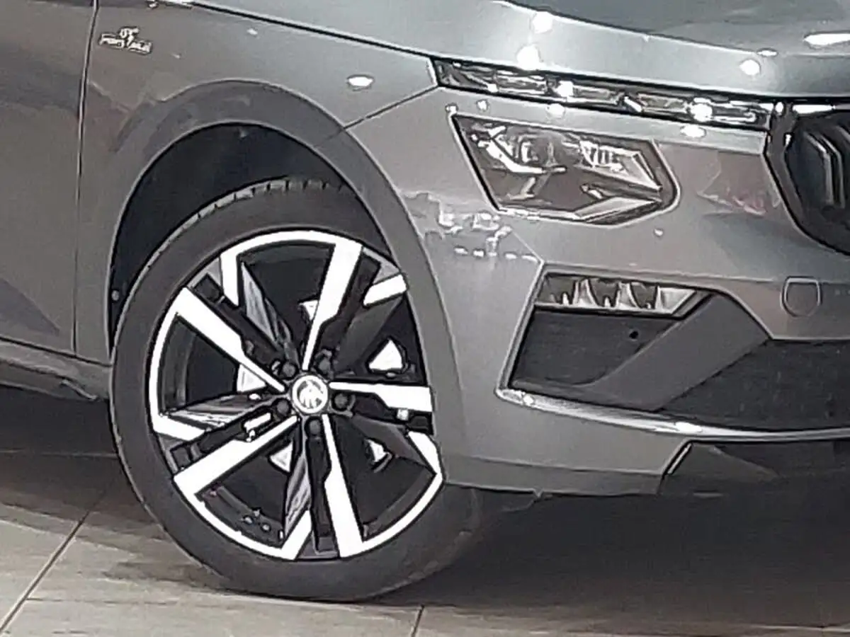 2024-skoda-kamiq-10-tsi-monte-carlo-116ps-dsg-big-8