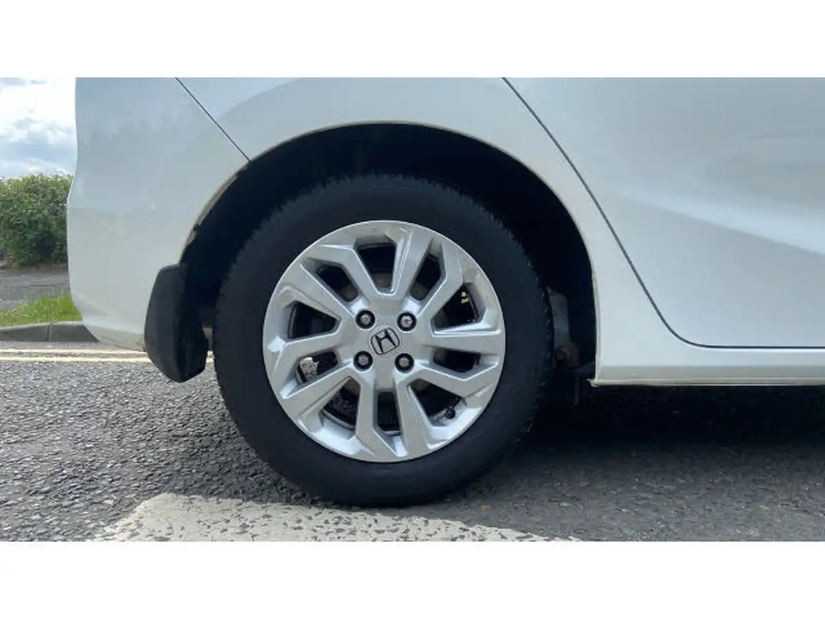 2018-honda-jazz-13-i-vtec-se-cvt-big-8