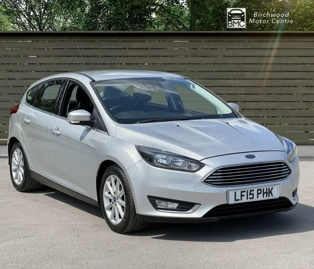 2015-ford-focus-10-titanium-t-125ps-hatchback-big-0