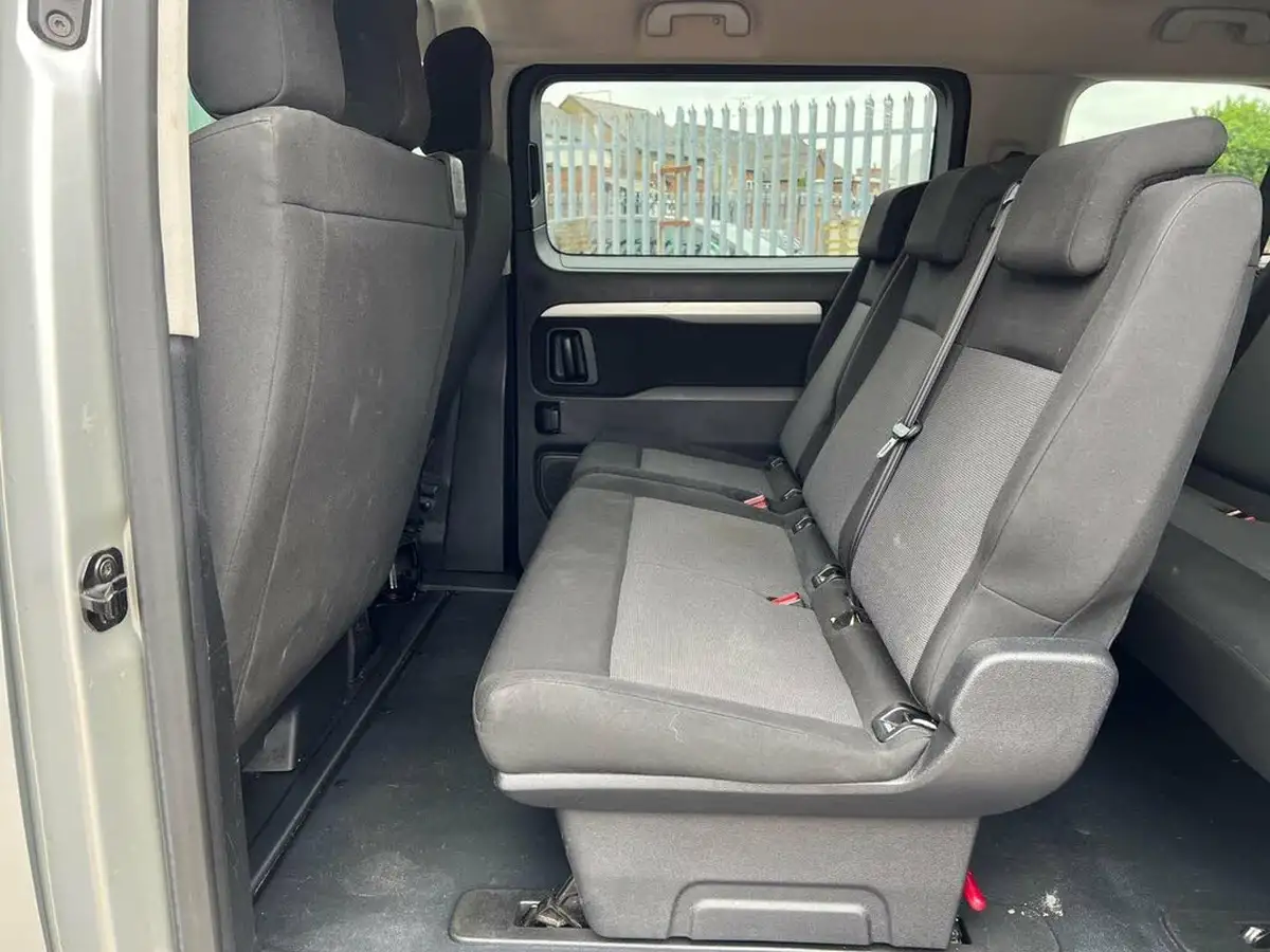 2019-citroen-spacetourer-15bluehdi-business-m-big-29