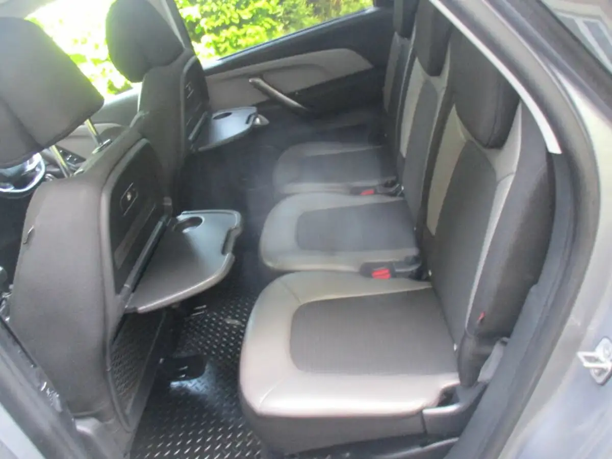 2018-citroen-c4-picasso-12-puretech-flair-big-28