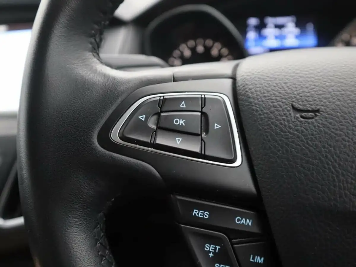 2018-ford-focus-10t-titanium-x-125ps-hatchback-big-32