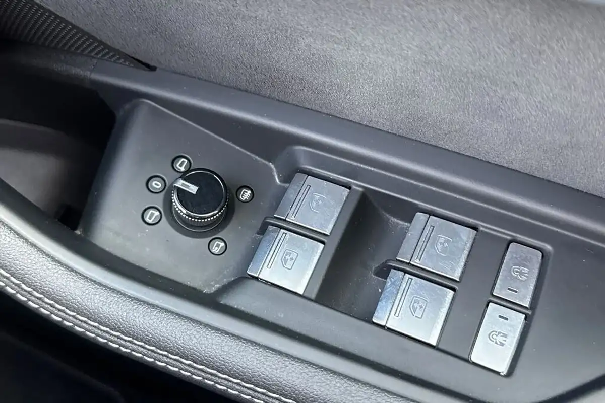 2023-audi-e-tron-55e-black-edition-sportback-big-57