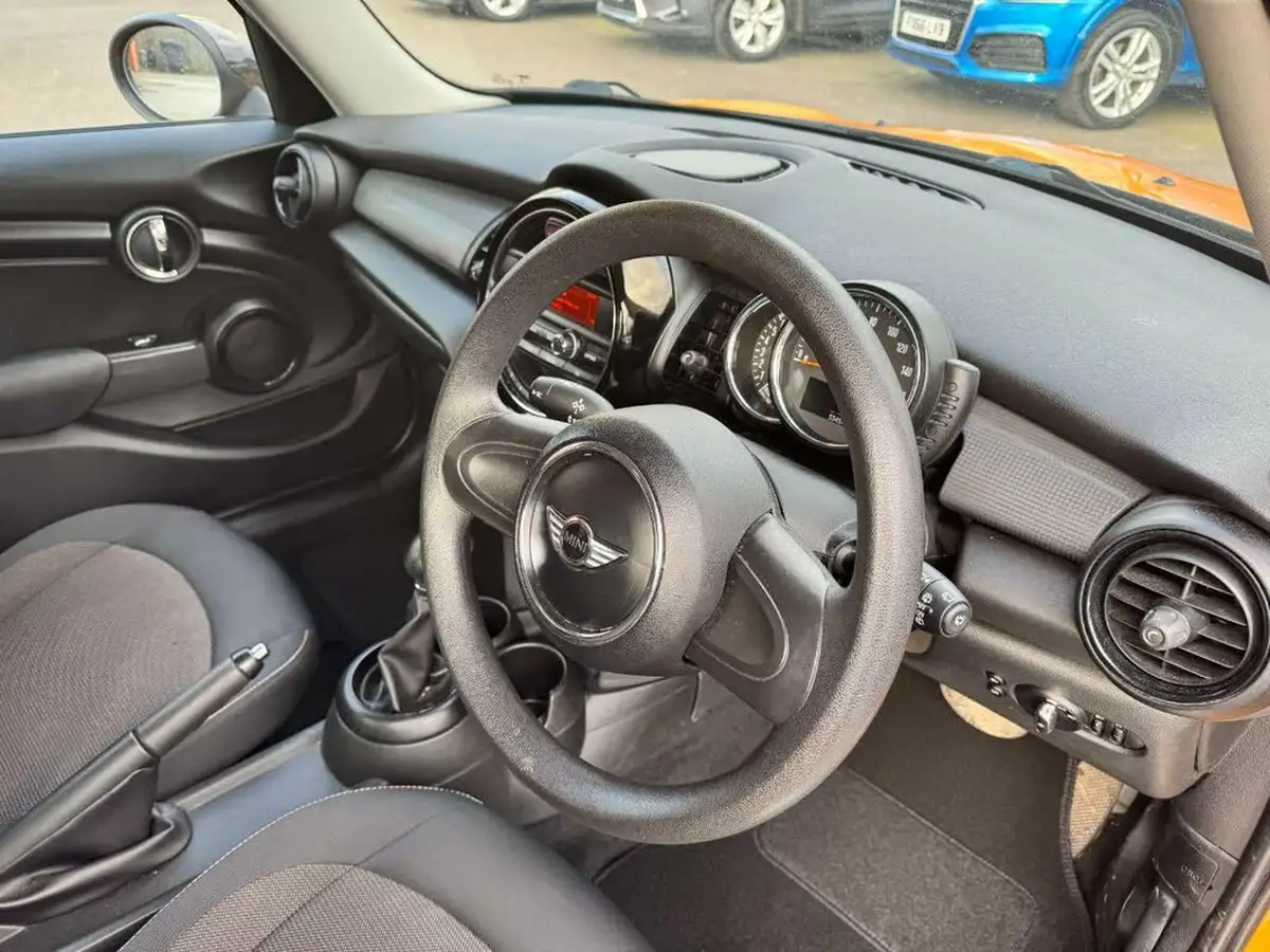 2015-mini-cooper-15-cooper-5d-auto-big-13