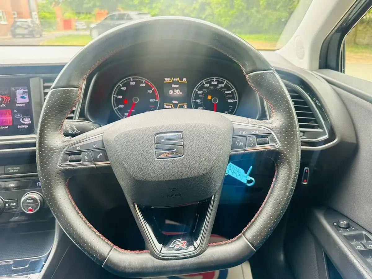 2017-seat-leon-14-ecotsi-fr-technology-hatchback-5d-big-39