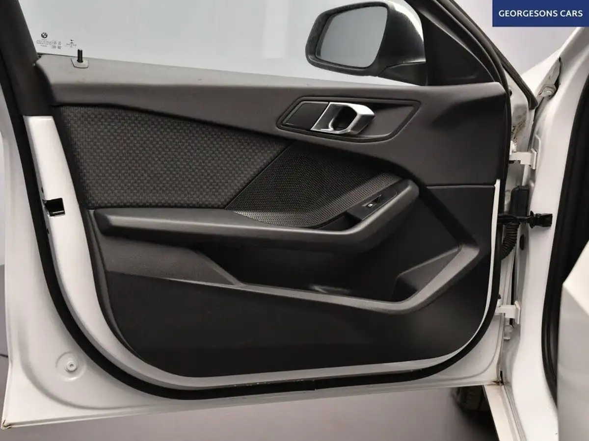 2020-bmw-1-series-15td-116d-se-big-25
