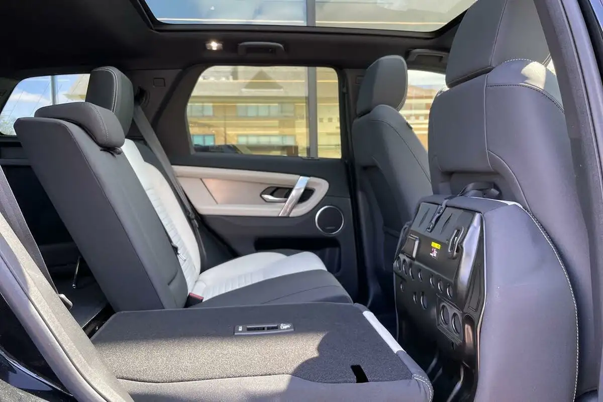 2024-land-rover-discovery-sport-15-p300e-dynamic-se-big-37