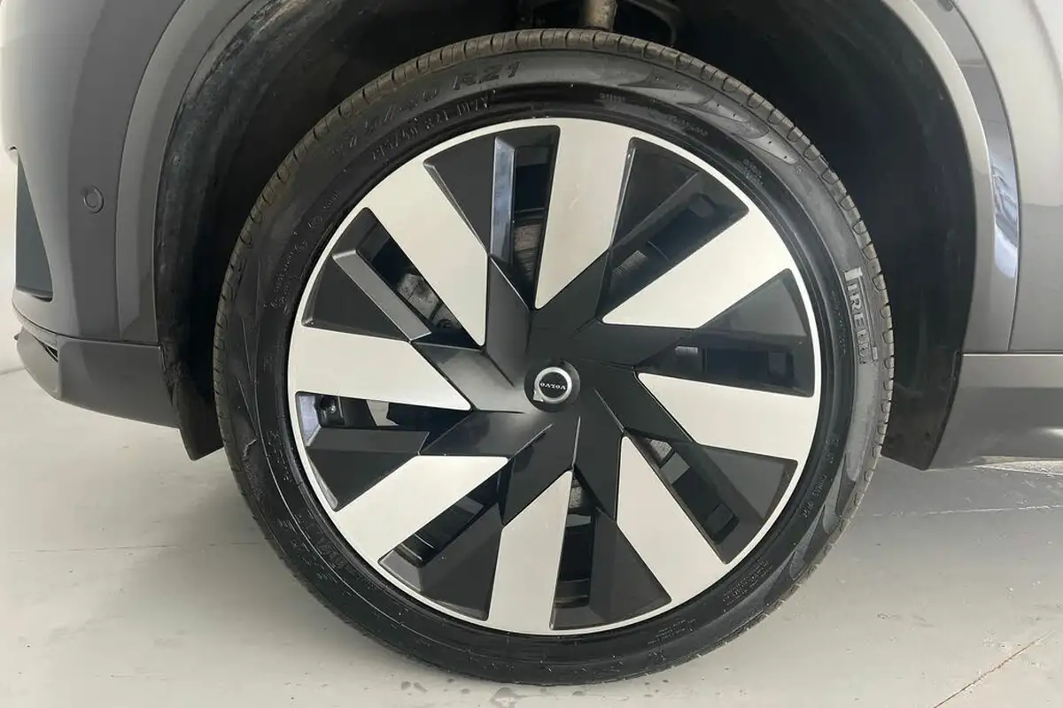 2024-volvo-xc90-20-t8-plus-big-4