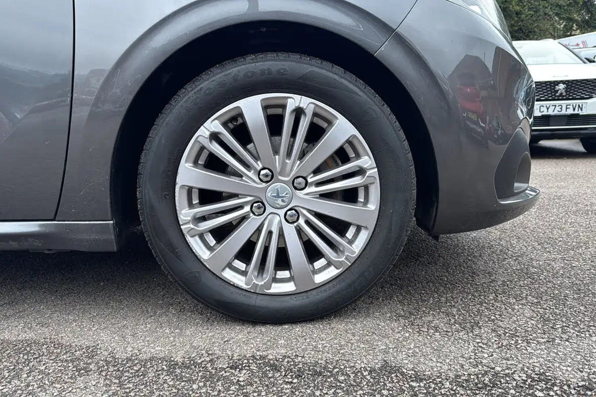 2019-peugeot-208-12-puretech-signature-big-28