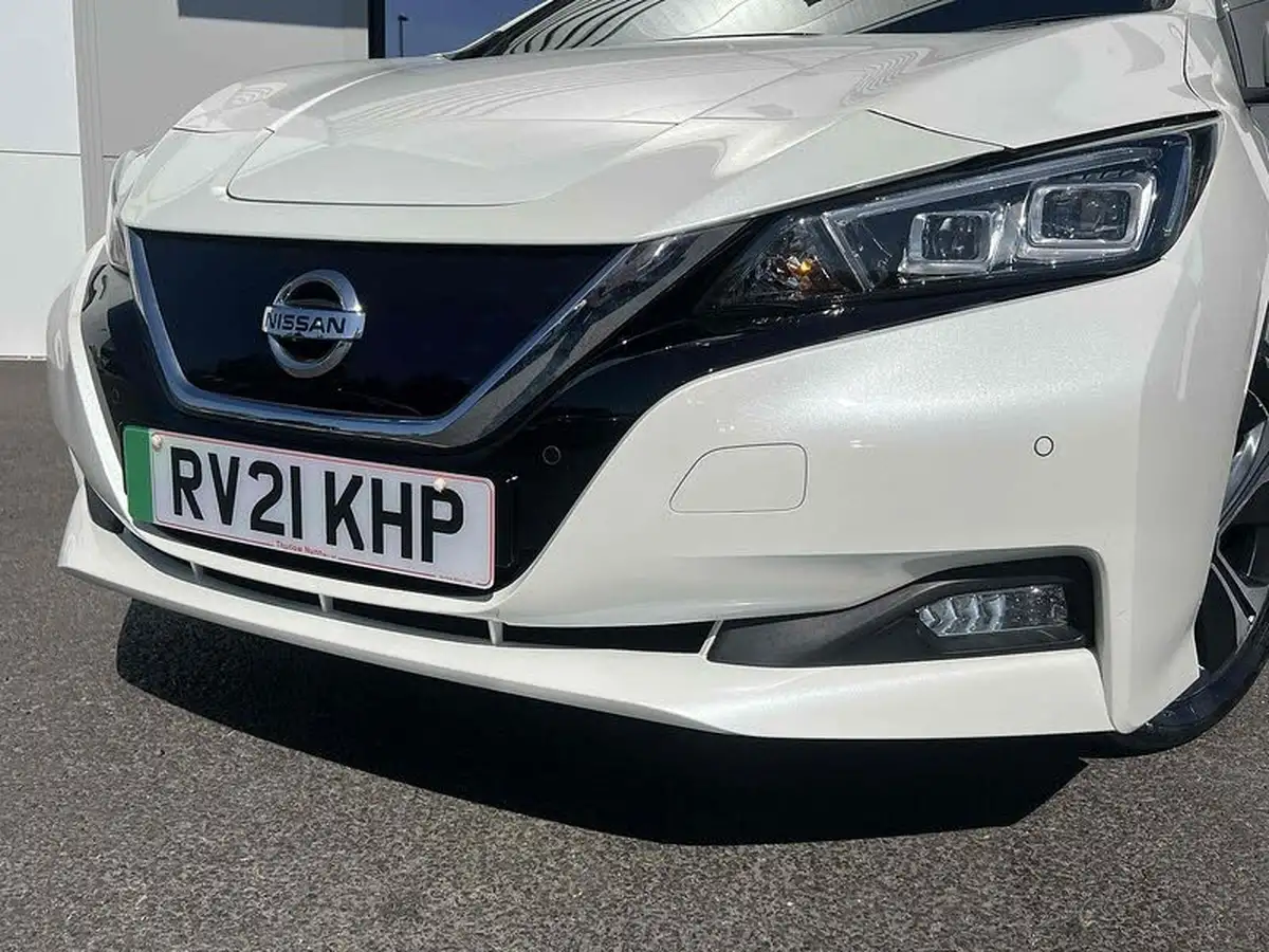 2021-nissan-leaf-e-tekna-big-26